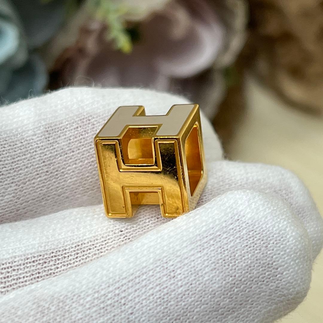 エルメス カージュドアッシュ Hキューブ アイボリー ゴールド ペンダントトップ