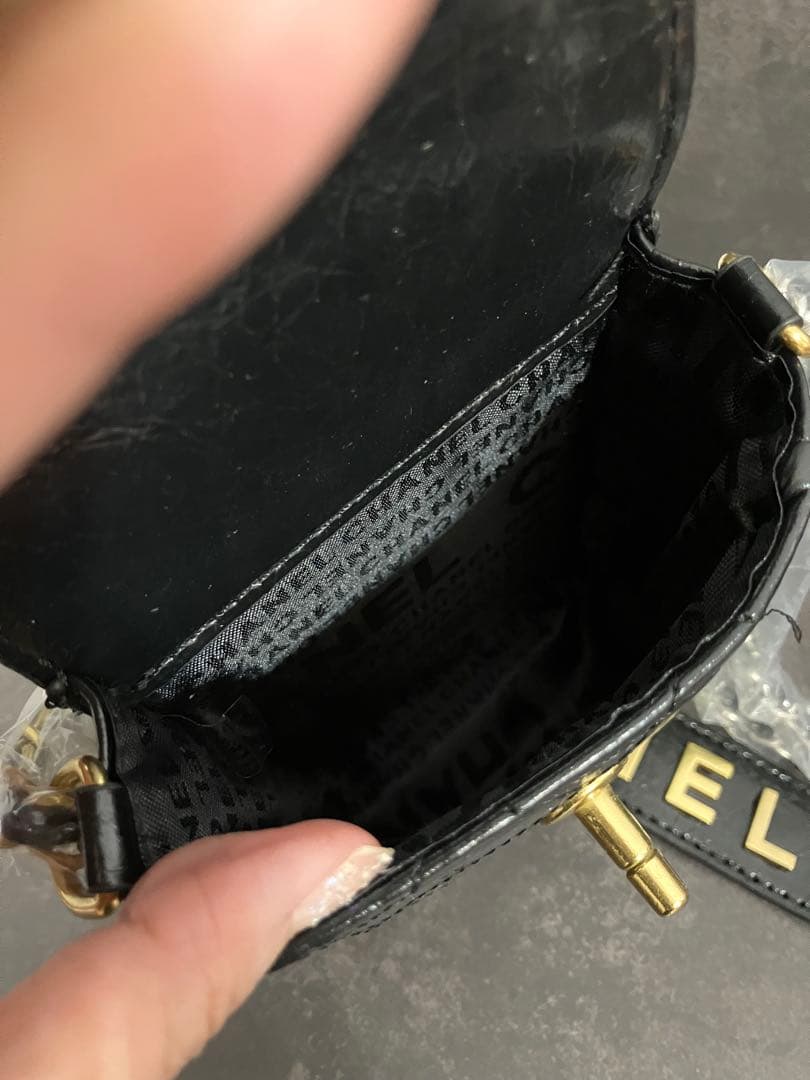 ノベルティー　スマホポーチ　ミニバック