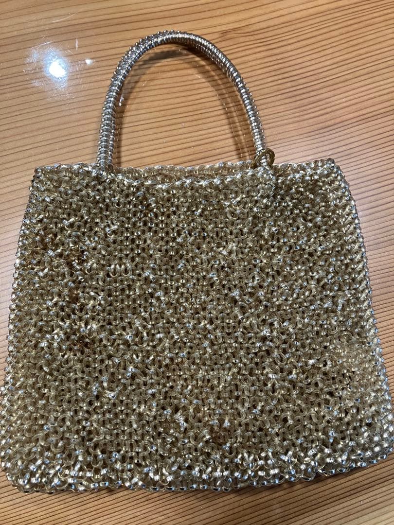 アンテプリマ　ハンドバッグ ゴールド