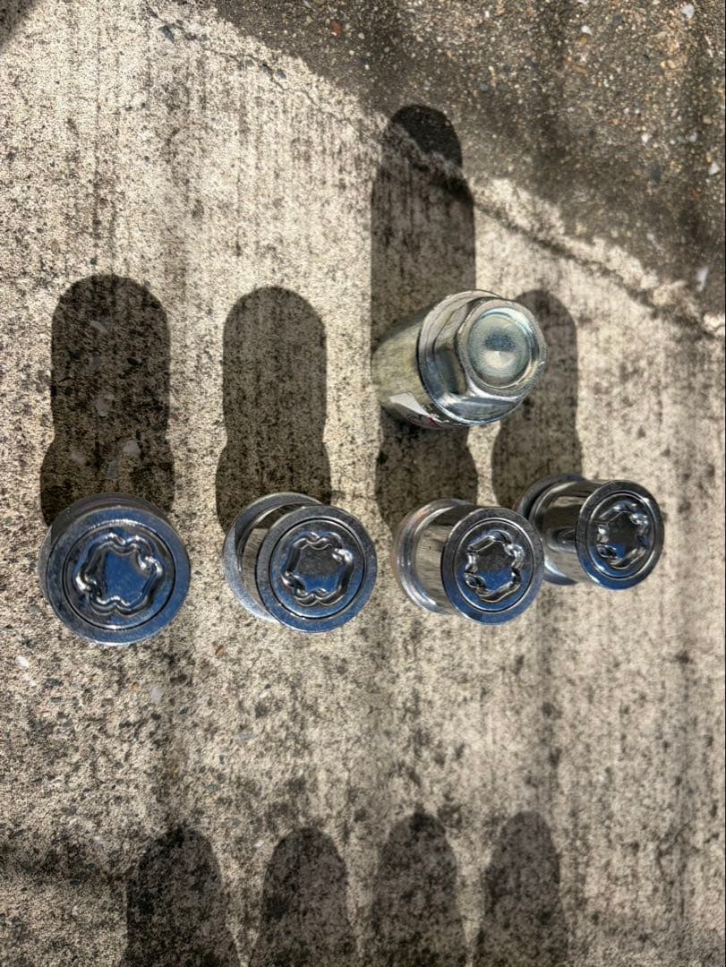 プリウスPHV GR sport 純正18インチタイヤ・ホイール　4本セット