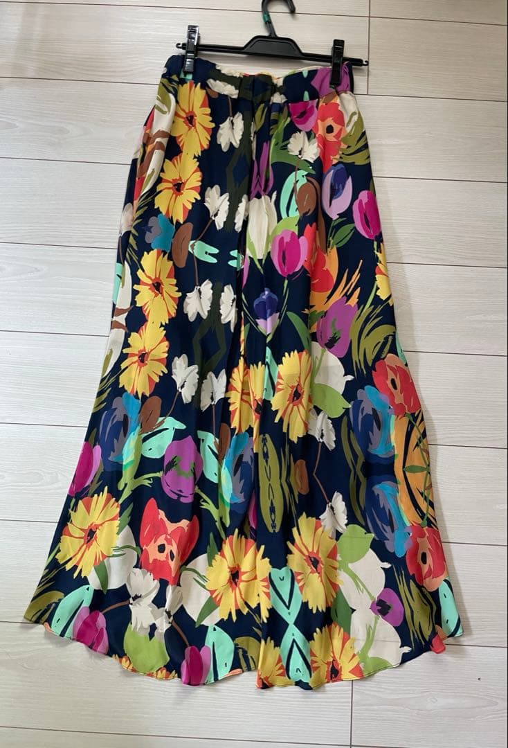 グレースコンチネンタル　フラワープリント ラップパンツ