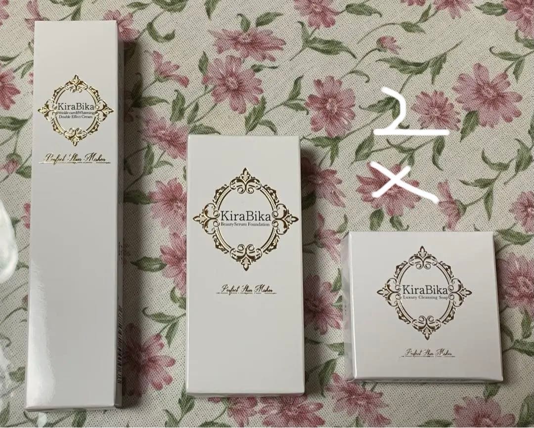 〔キラビカ〕クレンジングソープ・ホワイトニングクリーム・ファンデ4点セット