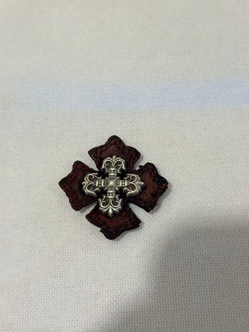 クロムハーツ クロスレザーパッチ シルバーボタン