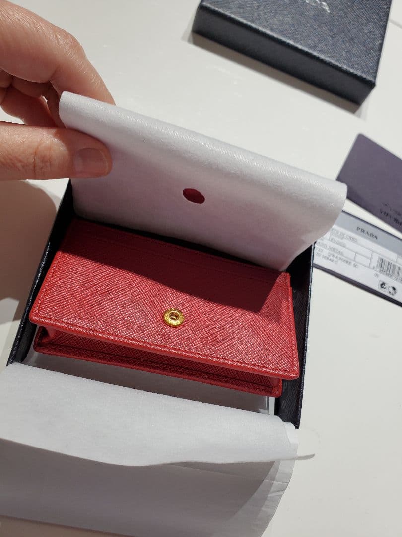 PRADA プラダ　サフィアーノレザー 名刺入れ レッド　赤