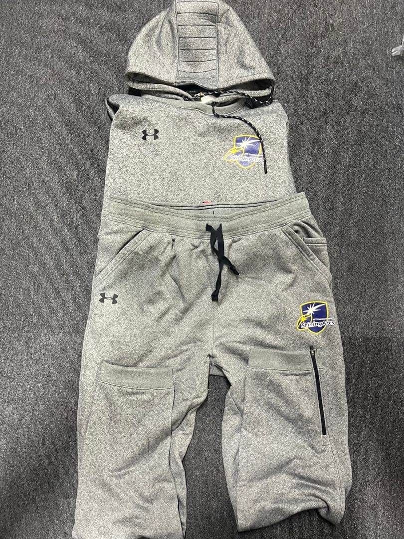 Under Armour フーディとパンツスウェットセット グレー　XLと3L