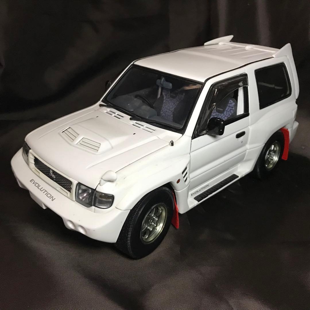 三菱パジェロ エボリューション PAJERO EVO 1/18 AUTOart