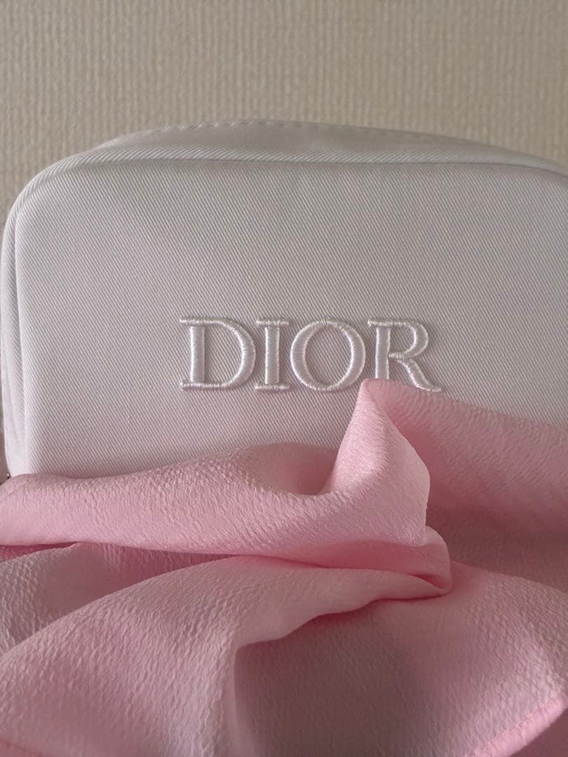 Dior ショップ袋とスキンケアセット