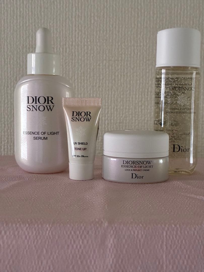 Dior ショップ袋とスキンケアセット