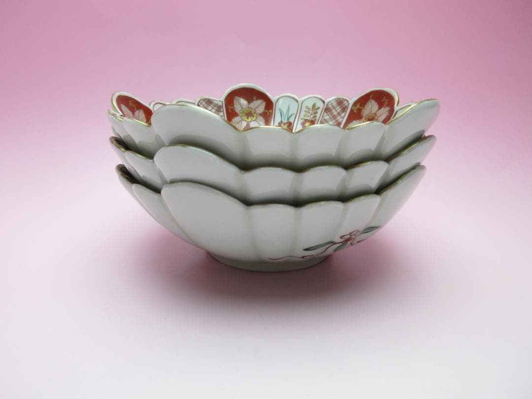 時代 金彩 赤絵 花形 花 巻物紋 中鉢3客 アンティーク M70627