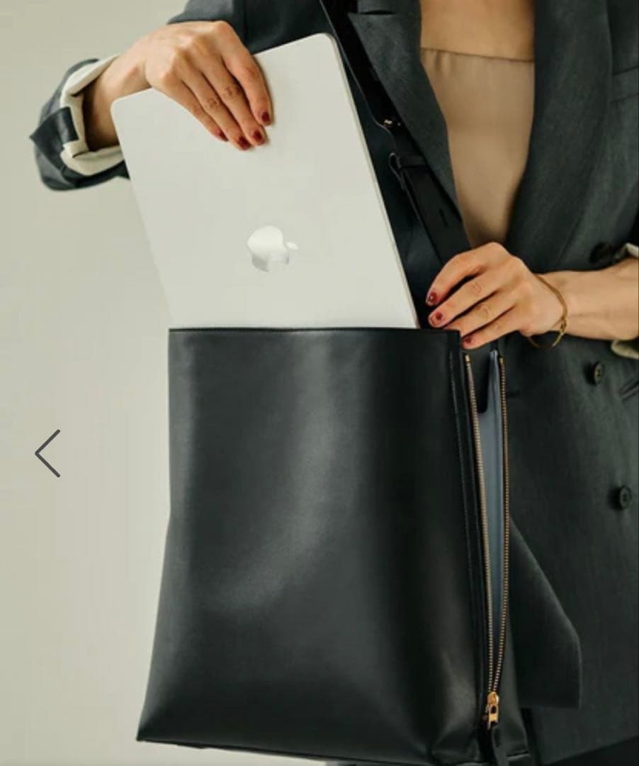 新品未使用【A4対応】【E'POR】Y BAG Shoulder Large黒