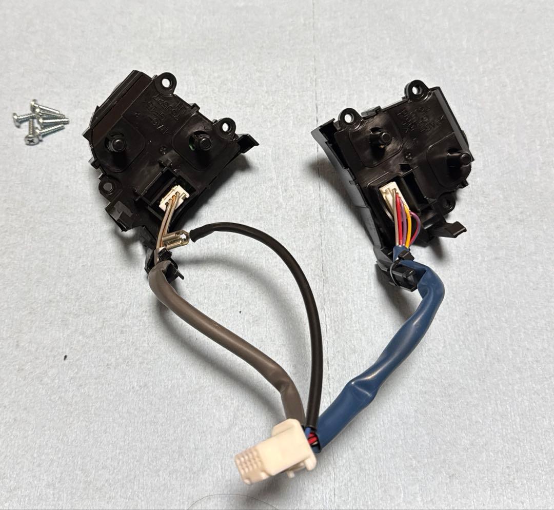 ピクシスメガ純正ステアリングスイッチ