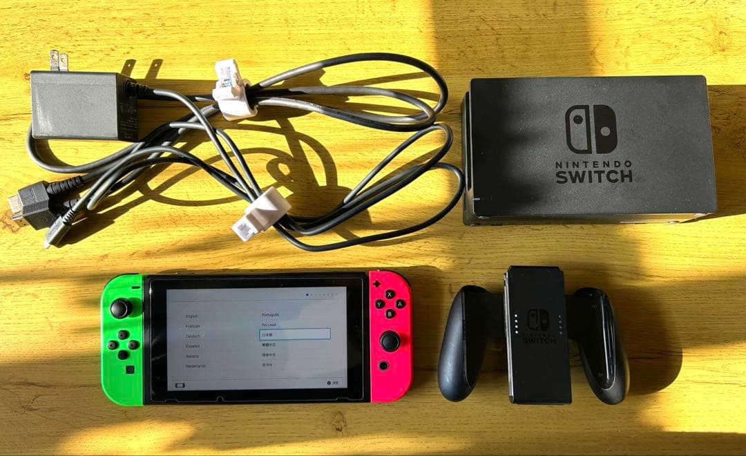 Nintendo Switch 本体　付属品付き　ネオンピンク　ネオングリーン