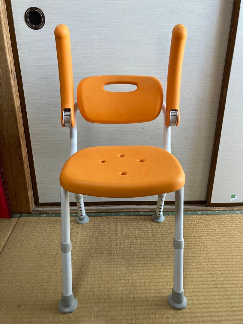 オレンジ 介護用風呂椅子 アームレスト付き