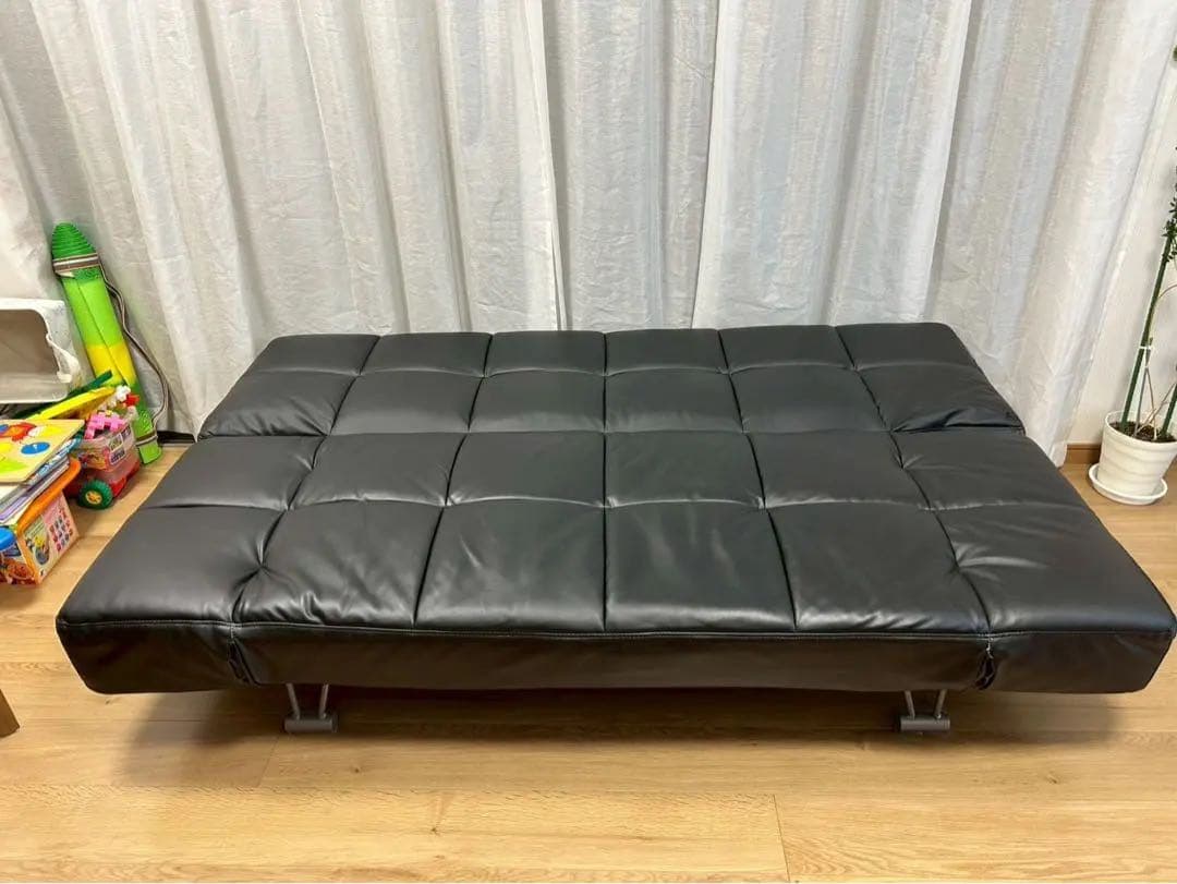 ブラックソファベッド　2〜3人掛けソファ