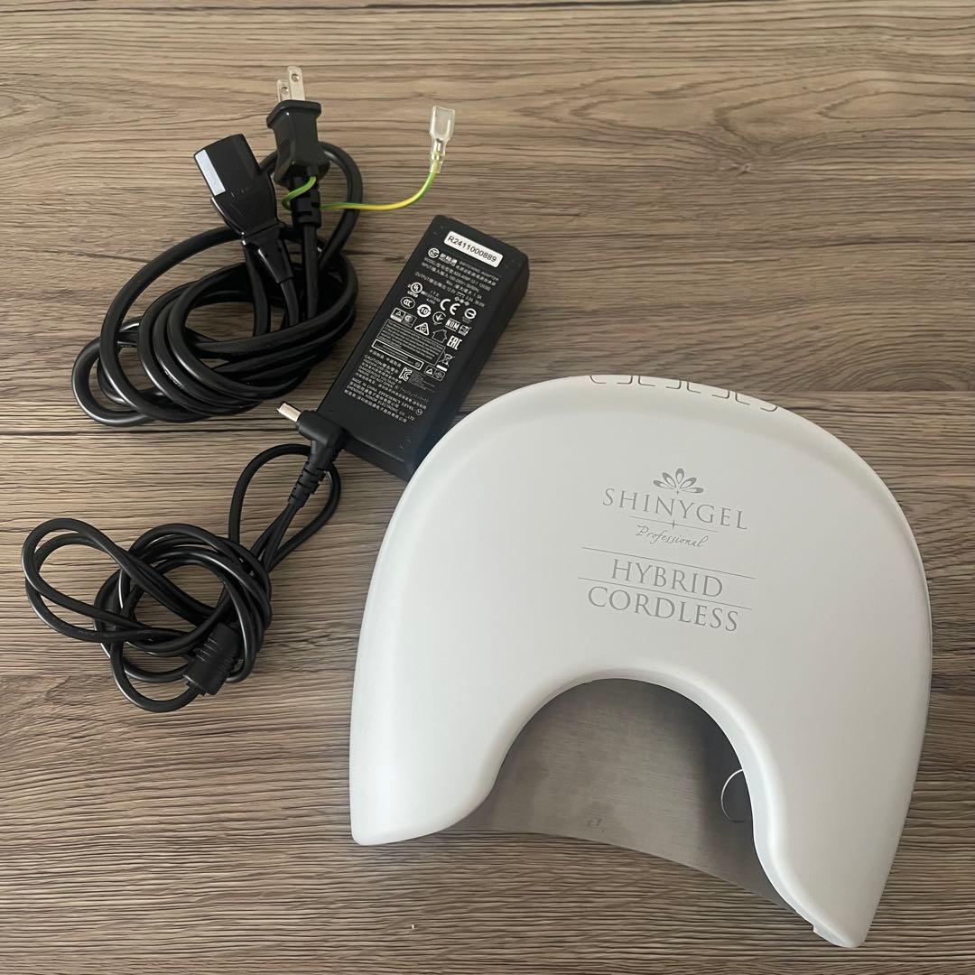 SHINY GEL HYBRID CORDLESS ネイルライト