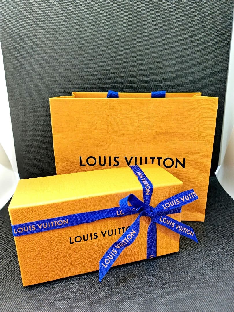 【新品未使用】LOUIS VUITTON スニーカー型キーホルダー ルイヴィトン