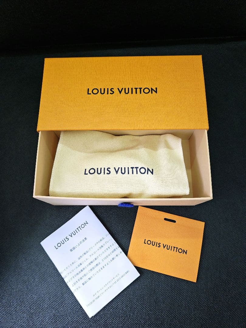 【新品未使用】LOUIS VUITTON スニーカー型キーホルダー ルイヴィトン
