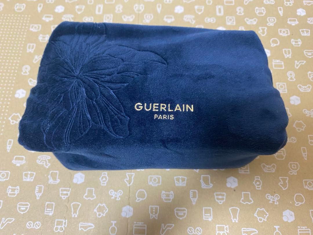 ゲラン サンプルセット　ポーチ付き