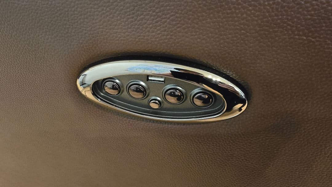 ニトリ　 電動リクライニング ダークブラウンソファ