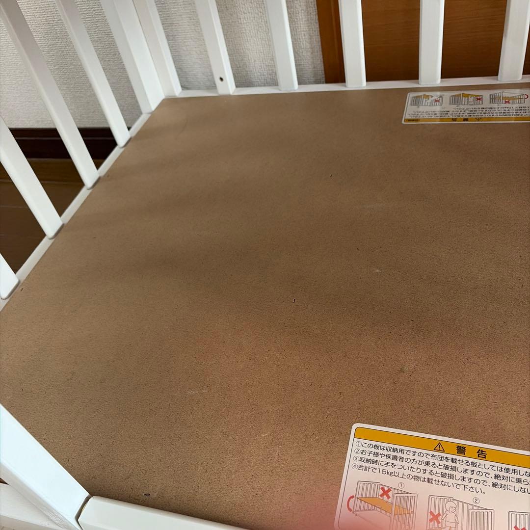 ピ*ツ様 ホワイト ベビーベッド　カトージ　ミニ