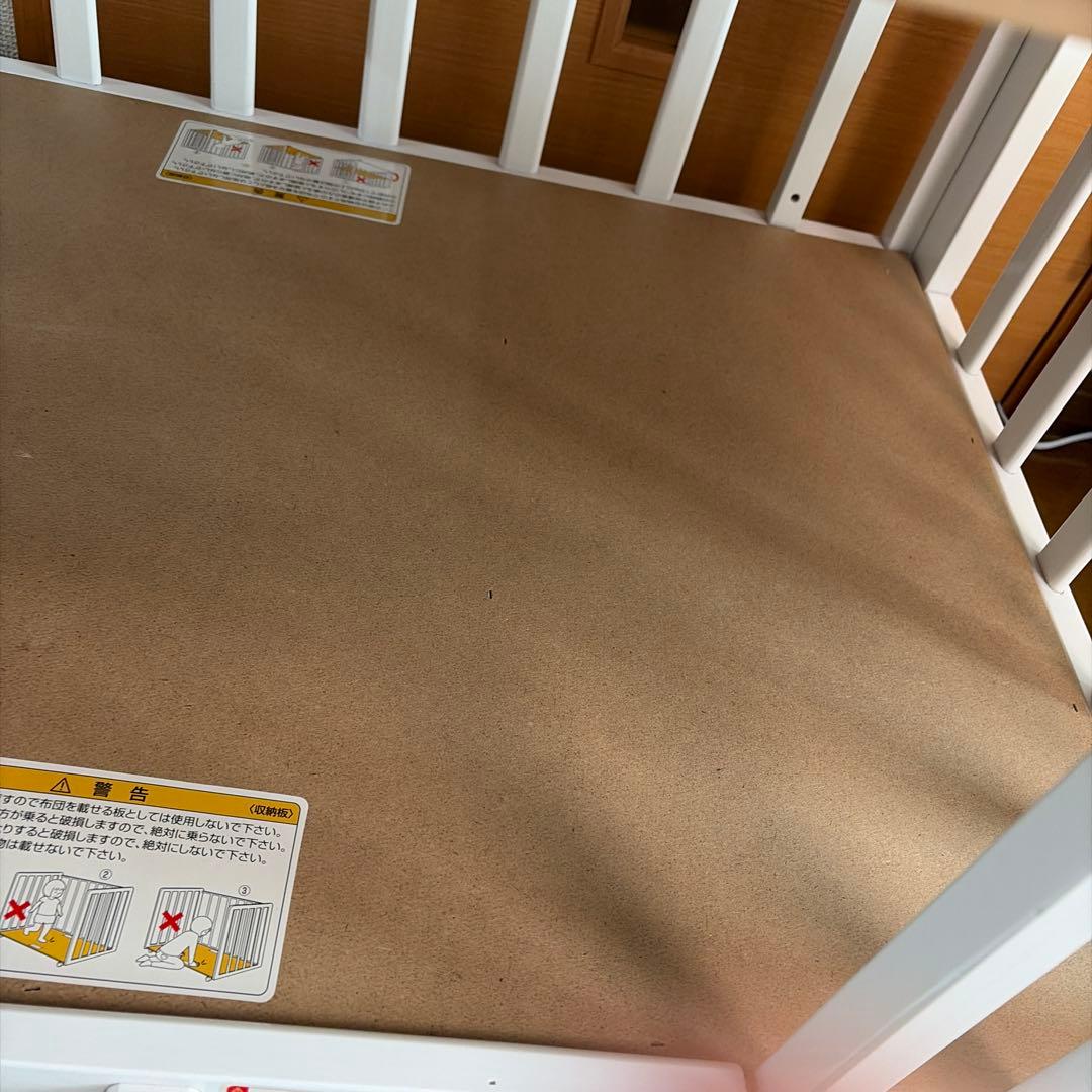 ピ*ツ様 ホワイト ベビーベッド　カトージ　ミニ