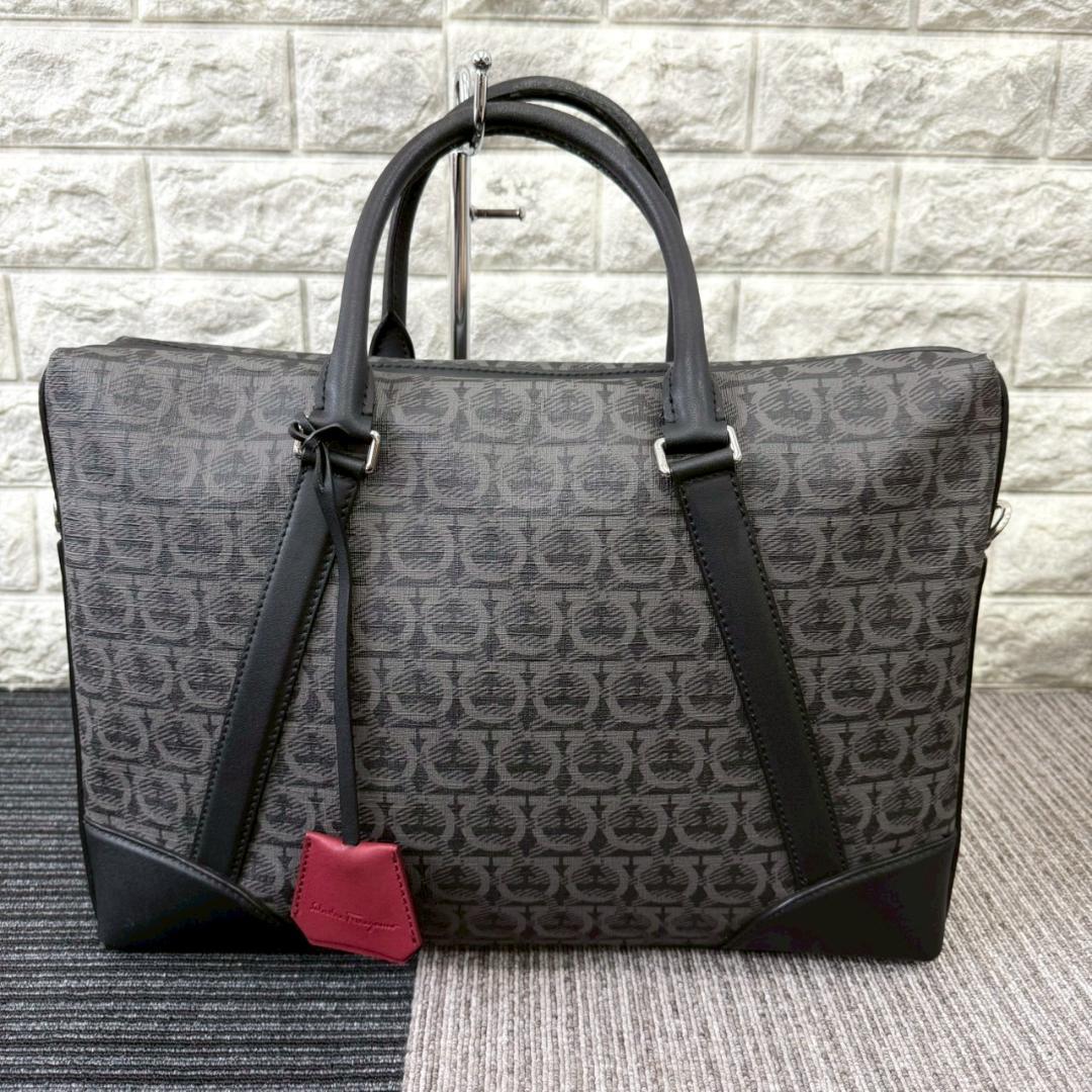 FERRAGAMO フェラガモ　ブリーフケース ブラック メンズ