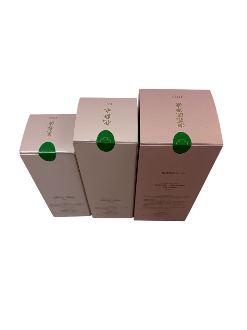 ASSURAN プラノアシュラン 吉祥の光 美容液/化粧水/全身洗浄料 ①