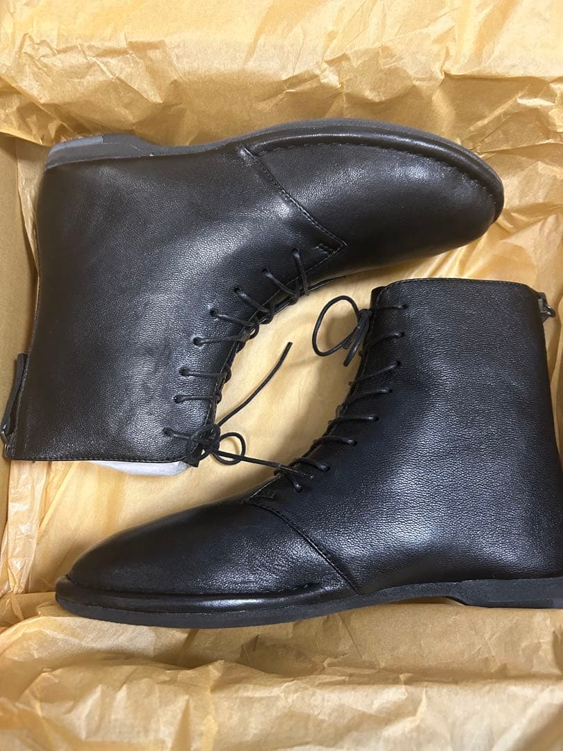 (未使用)ヨーガンレール 本革レースアップブーツ　ブラック23センチ