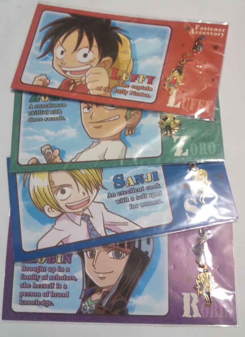 4種セット ワンピース ファスナーアクセサリー ルフィ ゾロ サンジ ロビン