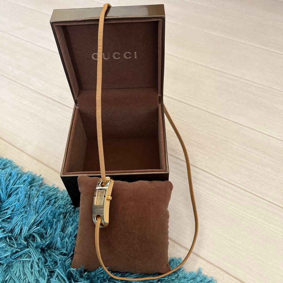 GUCCI ゴールド ブレスレットウォッチ