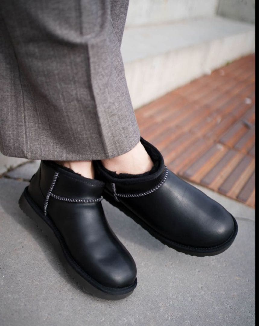 【UGG】Classic Ultra Mini LTHR Regen ブーツ