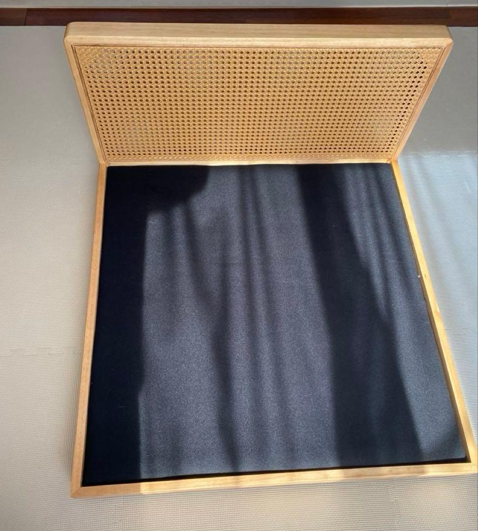 ほぼ新品　1人掛けソファー　大きめソファー　ローソファ　背もたれ木製　お洒落