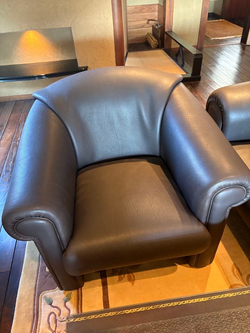 【学】Bruhlの高級本革1人掛けソファ