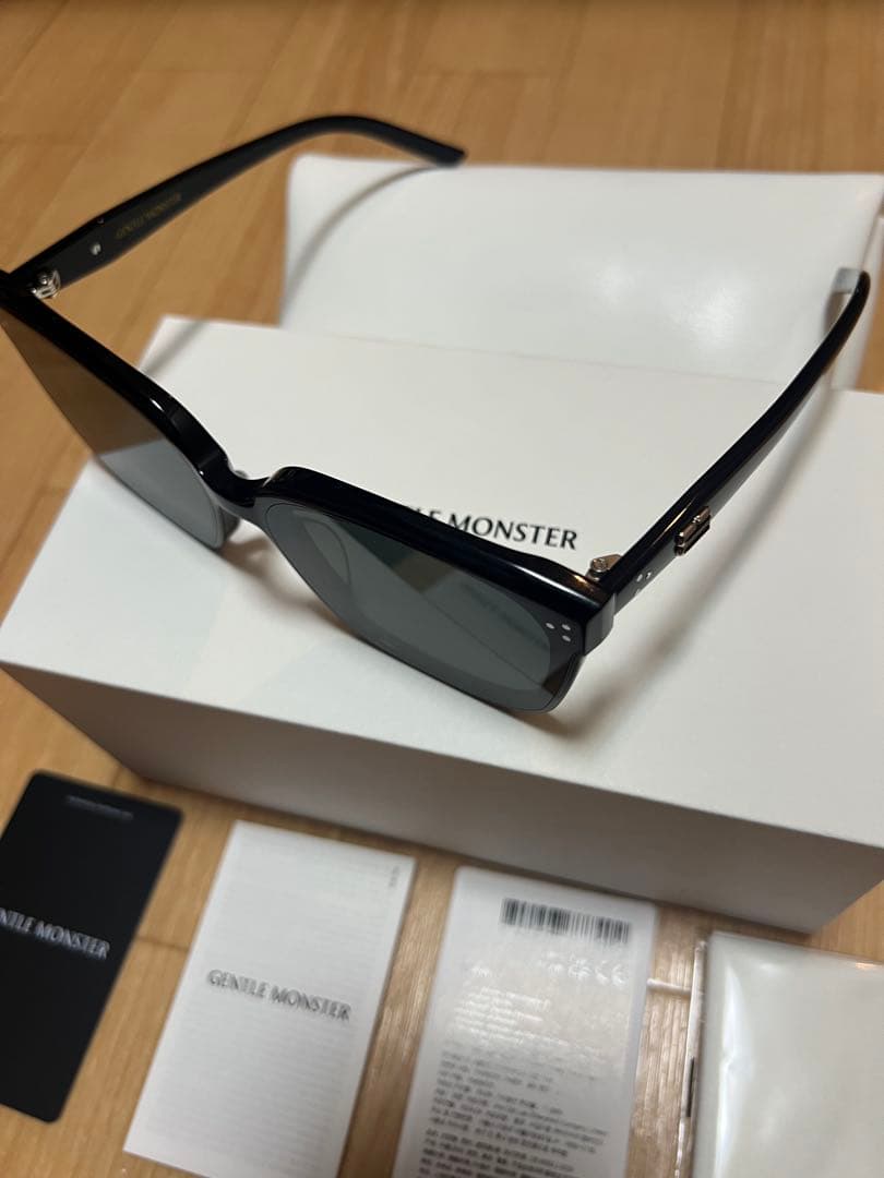 GENTLE MONSTER DEAR 01 ブラック サングラス
