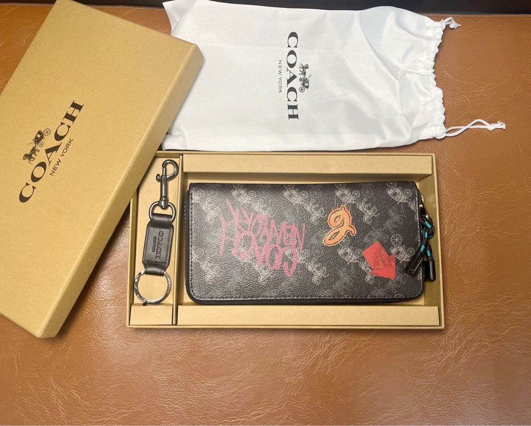 COACH 馬車柄 ペイントデザイン 長財布