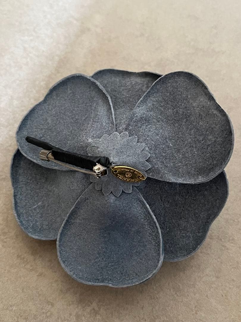 CHANEL グレー コサージュ　ヴィンテージ