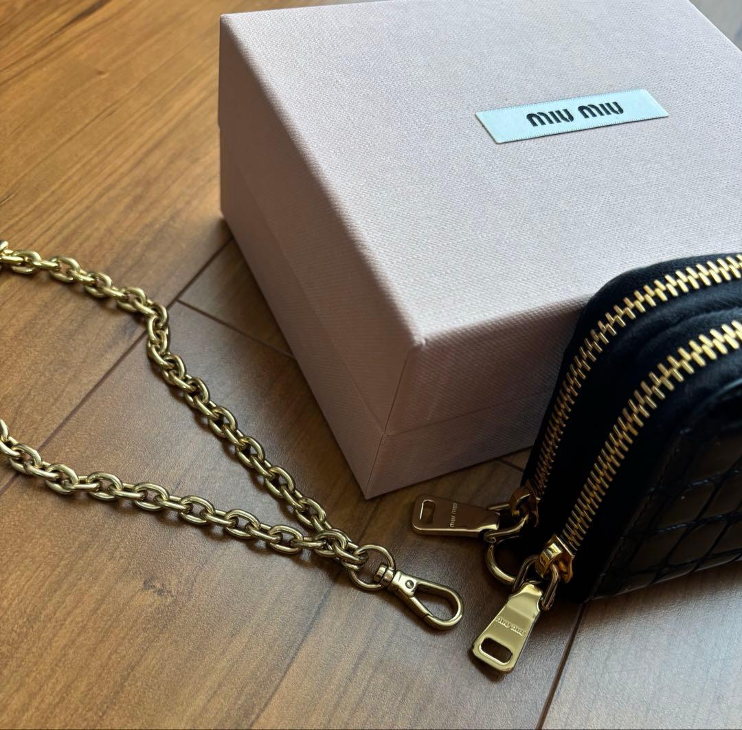 《新品》miumiuカードケース
