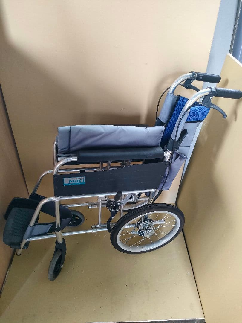 Miki　自走用　軽量　ノーパンクタイヤ　車椅子　BAL-2中古品