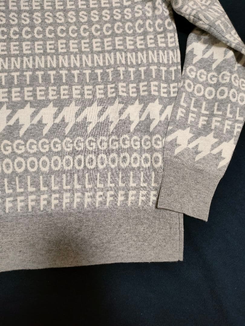 新品　DESCENTE GOLF デサントゴルフ　長袖ゴルフセーター　総柄