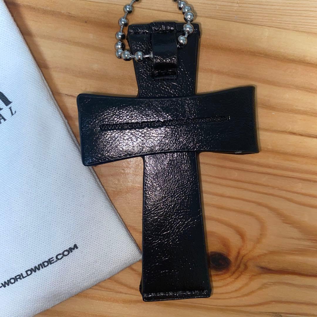 Sculptor Cross Leather Strap Wallet ブラック