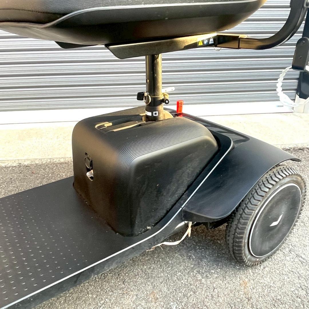 【使用半年のみ美品】WHILL model S アイコニックホワイト シニアカー