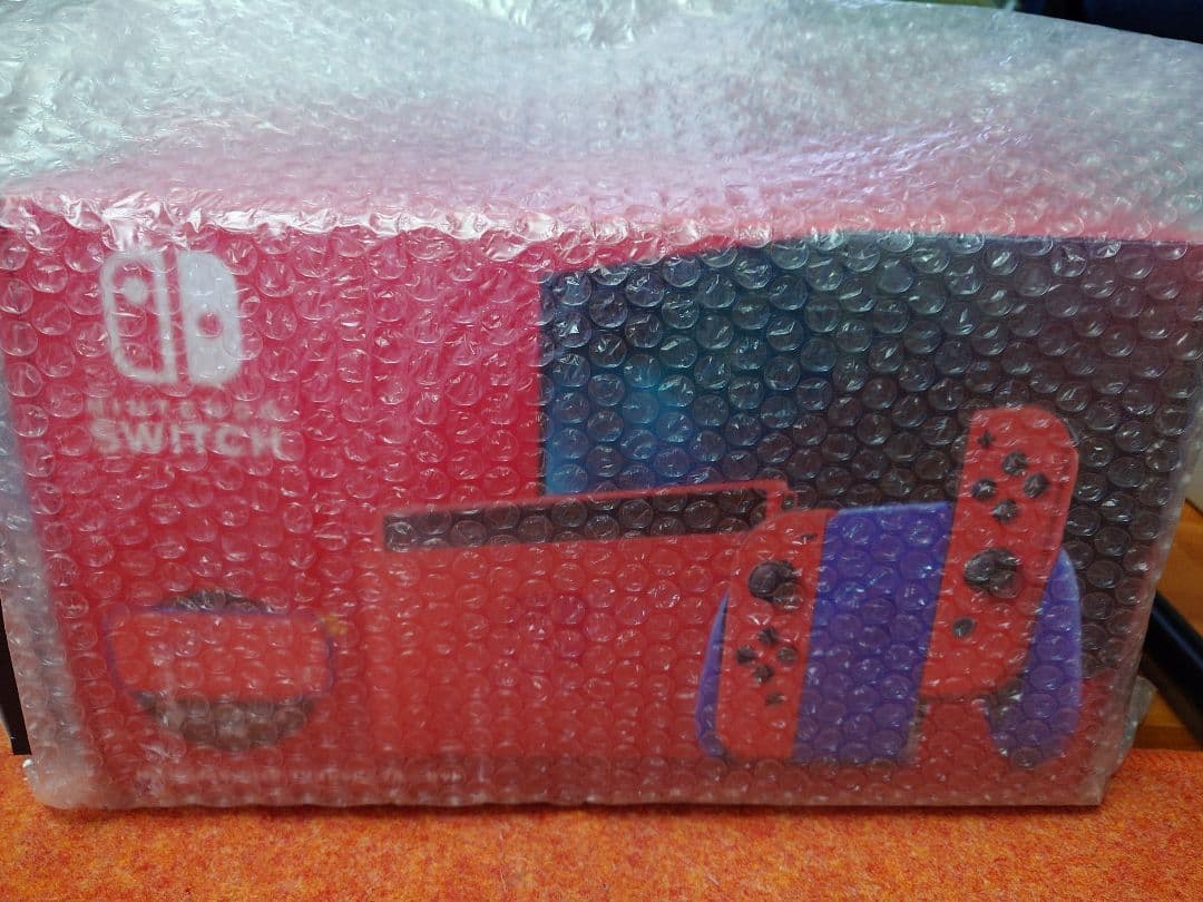 Nintendo Switch マリオカラー 本体と付属品