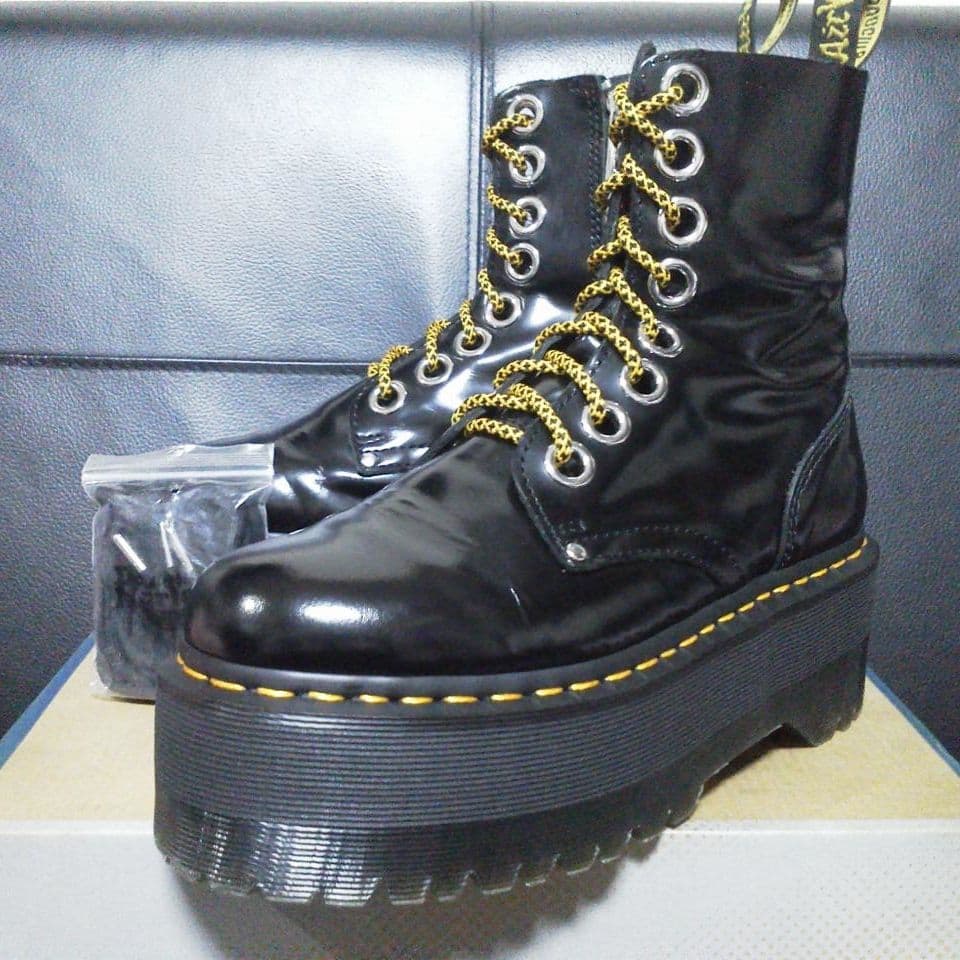 Dr.Martens JADON MAX UK4 黒 厚底 8ホール