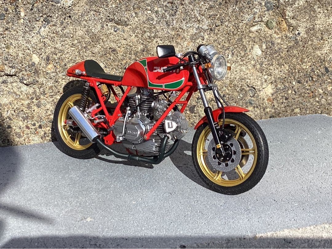 バイクプラモデル　族車　タミヤ1/12 ドゥカティマイクヘイルウッド　完成品