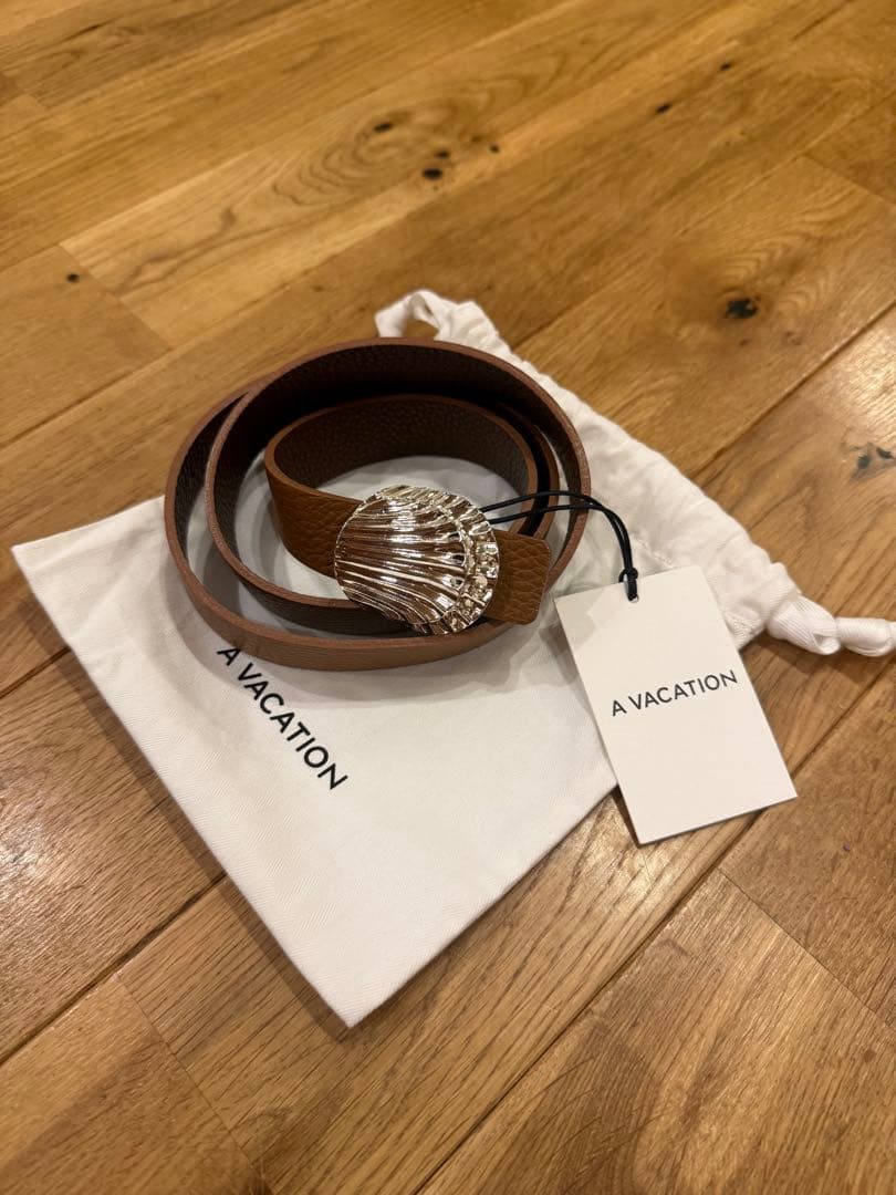 A VACATION ブラウン シェルモチーフ ベルト