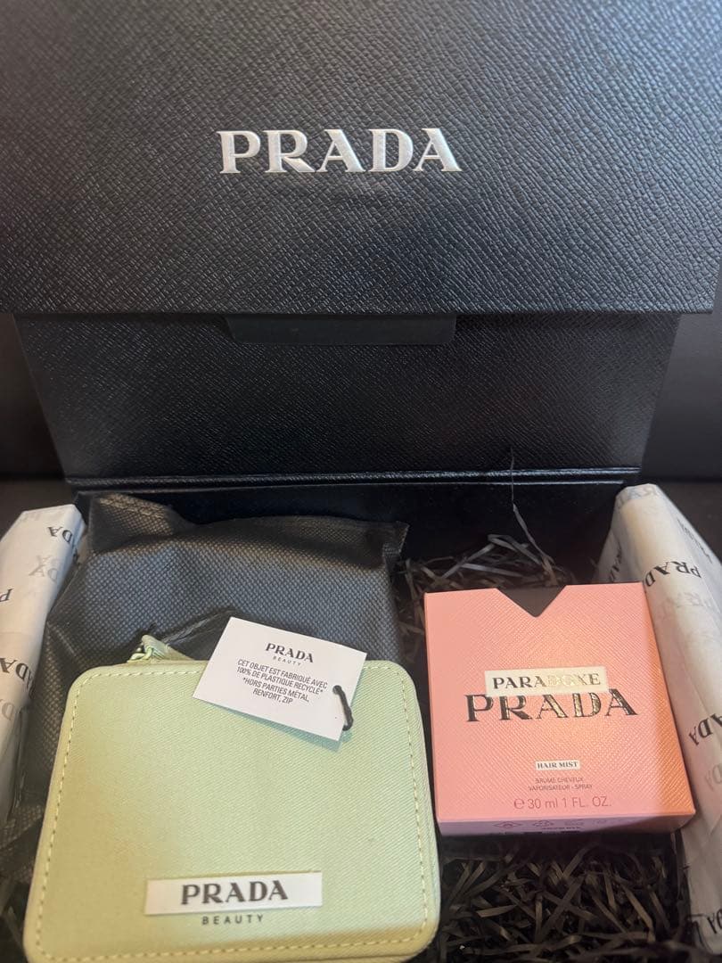 匿名配送PRADA BEAUTYギフトボックスとミントグリーンポーチ・ヘアミスト