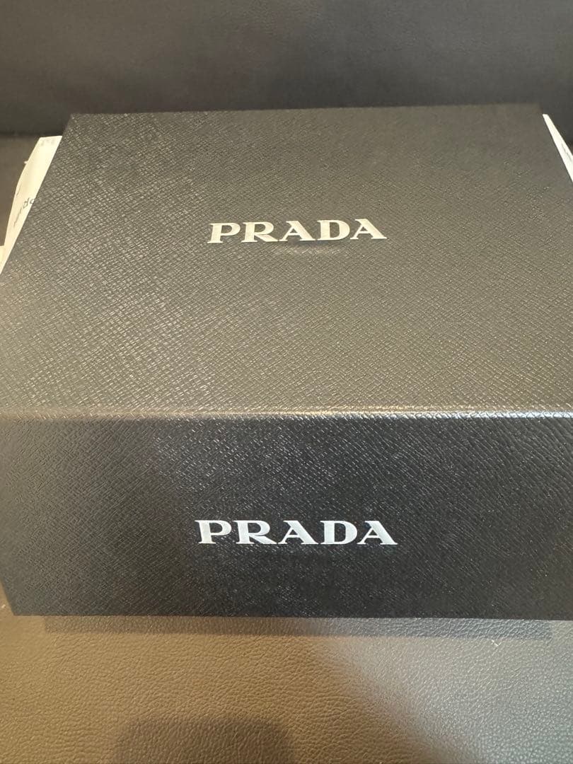 匿名配送PRADA BEAUTYギフトボックスとミントグリーンポーチ・ヘアミスト