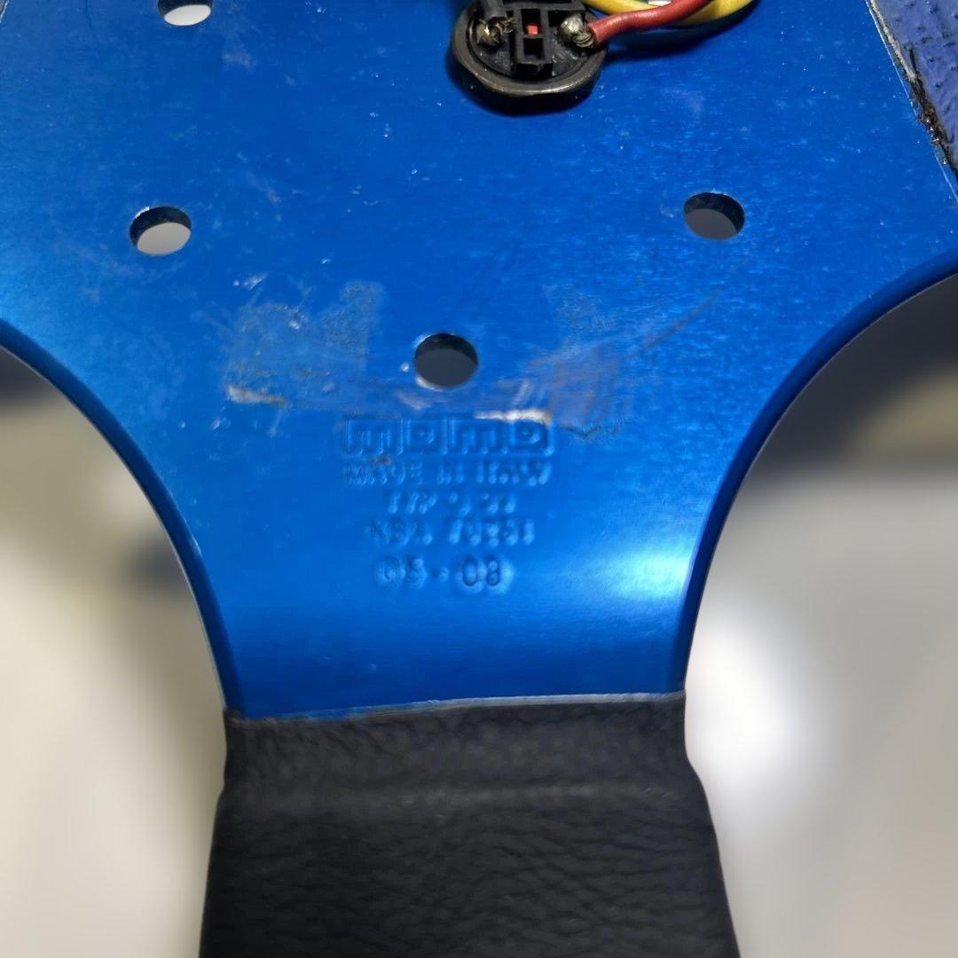 momo COMMANDO ステアリング