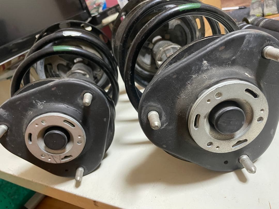 20ヴェルファイア サスペンション 純正ショック