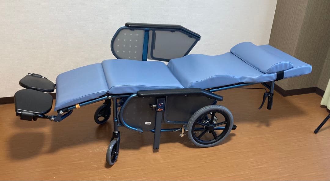 リクライニング機能付き介助用車椅子FR-11R
